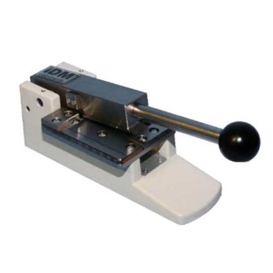IDM-C0016-M1 - Máy cắt mẫu độ cứng và độ gấp IDM Instruments